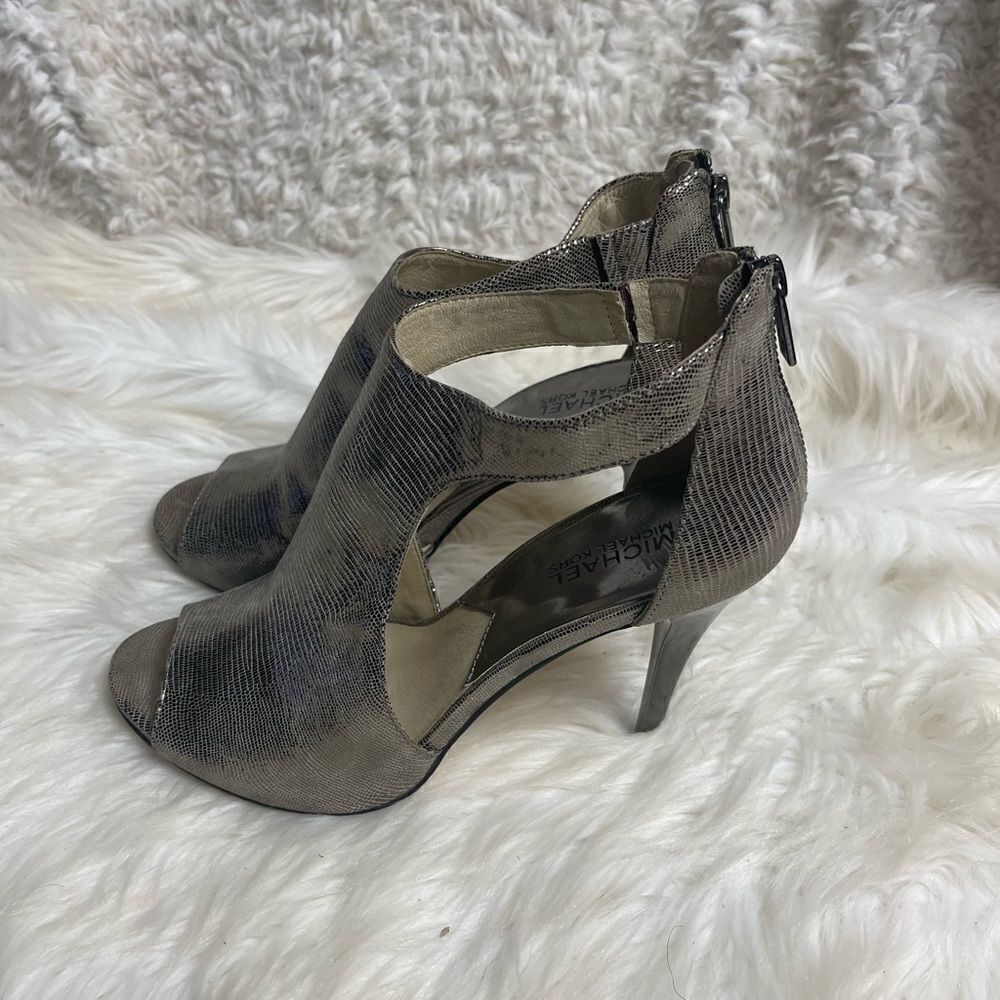 Michael Michael Kors leather Reptile print gold ankle sandals  back zipper SZ10M